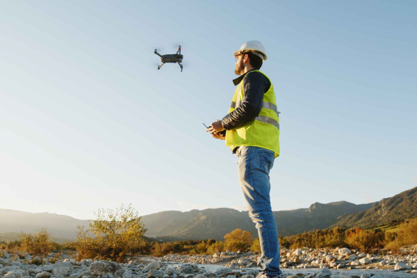 Inspección industrial con drones · Topógrafos Servicios Topográficos y Geomáticos Alcudia de Veo